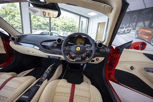 Ferrari f8 spider - Drivers seat