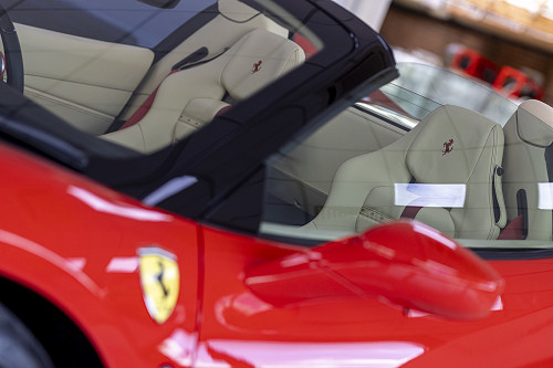 Ferrari f8 spider - Headrest