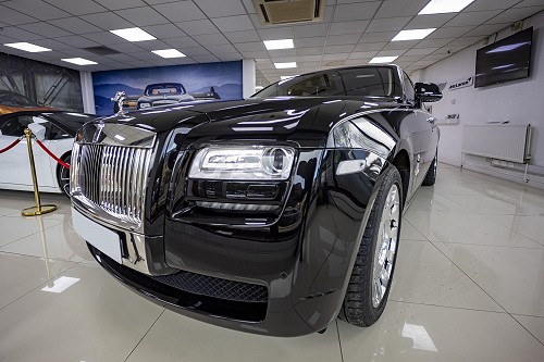 Rolls Royce - Ghost V Front