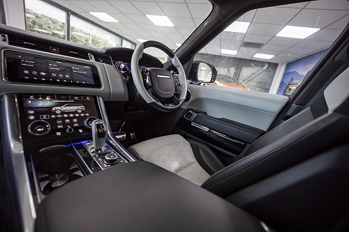 Range Rover SVR - Inside