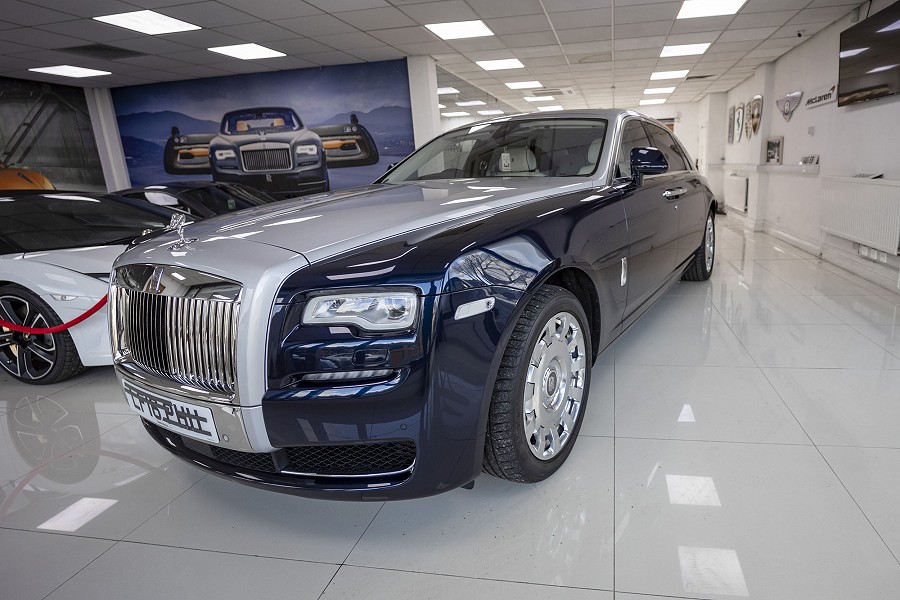 Rolls Royce - Ghost V (Black)